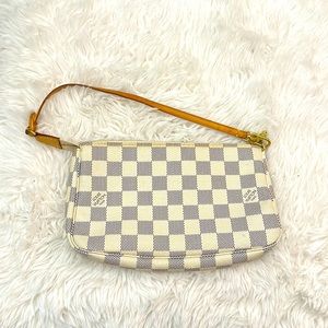 🎄Xmas Sale!! ❤️Louis Vuitton Pochette Accessories in Damier Azure❤️EUC